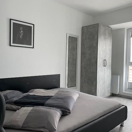 Cozy 2-Room Penthouse Lakeview W14 Bucarest Extérieur photo