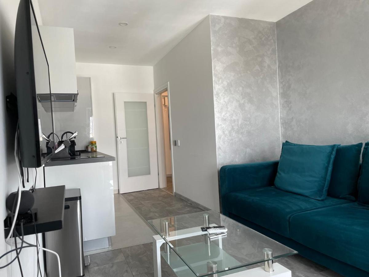 Cozy 2-Room Penthouse Lakeview W14 Bucarest Extérieur photo