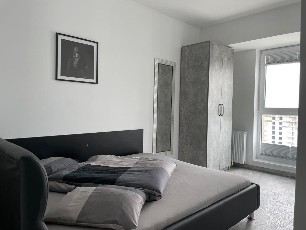 Cozy 2-Room Penthouse Lakeview W14 Bucarest Extérieur photo