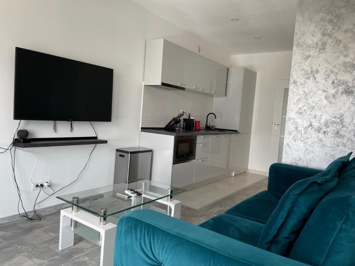 Cozy 2-Room Penthouse Lakeview W14 Bucarest Extérieur photo