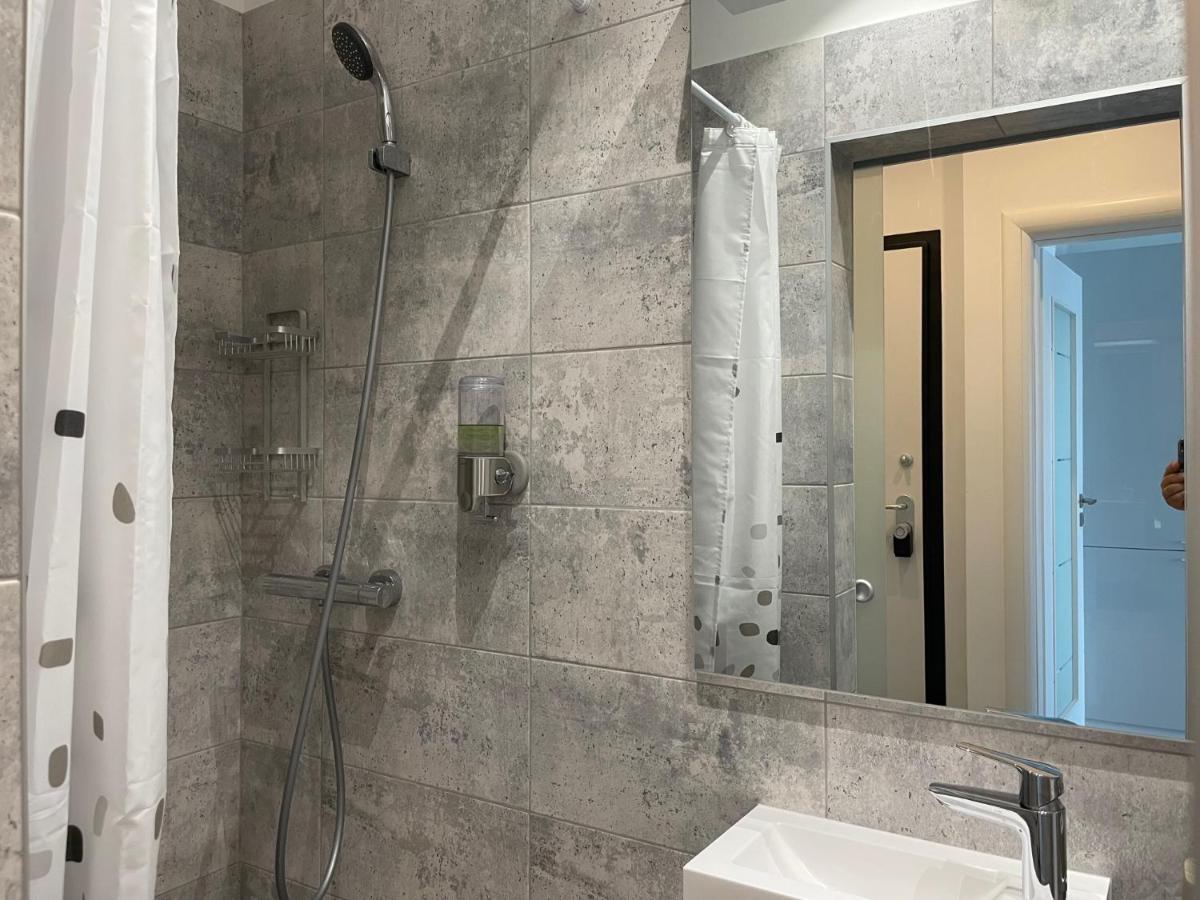 Cozy 2-Room Penthouse Lakeview W14 Bucarest Extérieur photo